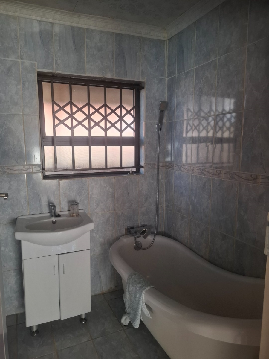 3 Bedroom Property for Sale in Maokeng Free State